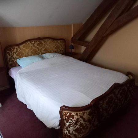 Tromcourt Hotel กูแว็ง ภายนอก รูปภาพ