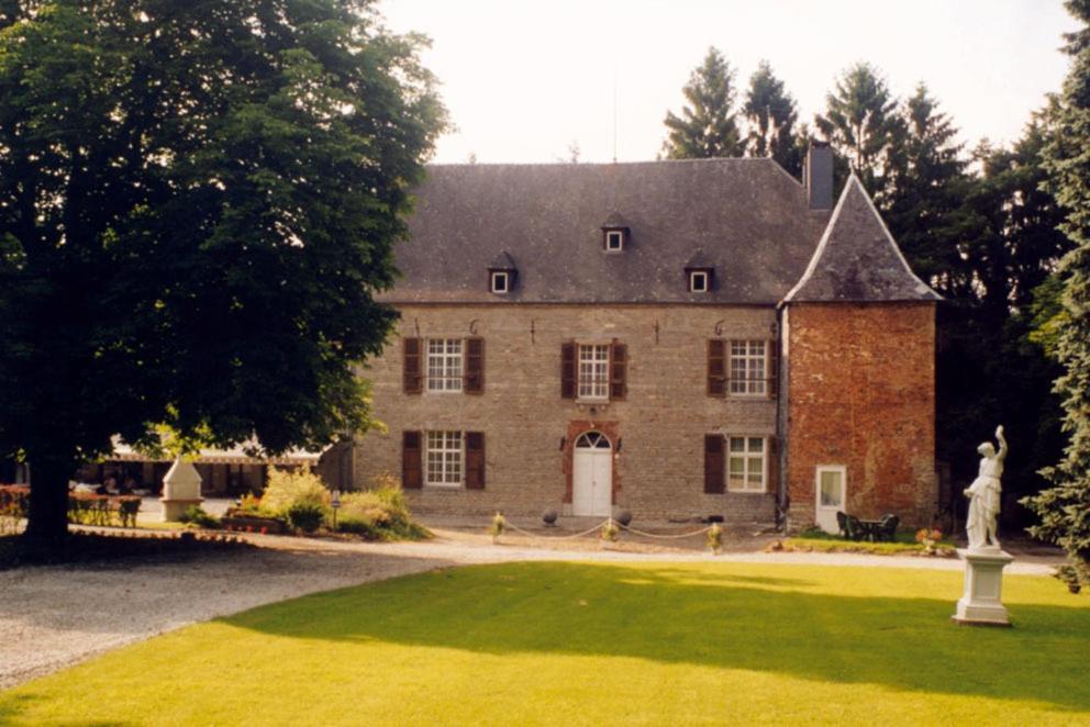 Tromcourt Hotel กูแว็ง ภายนอก รูปภาพ