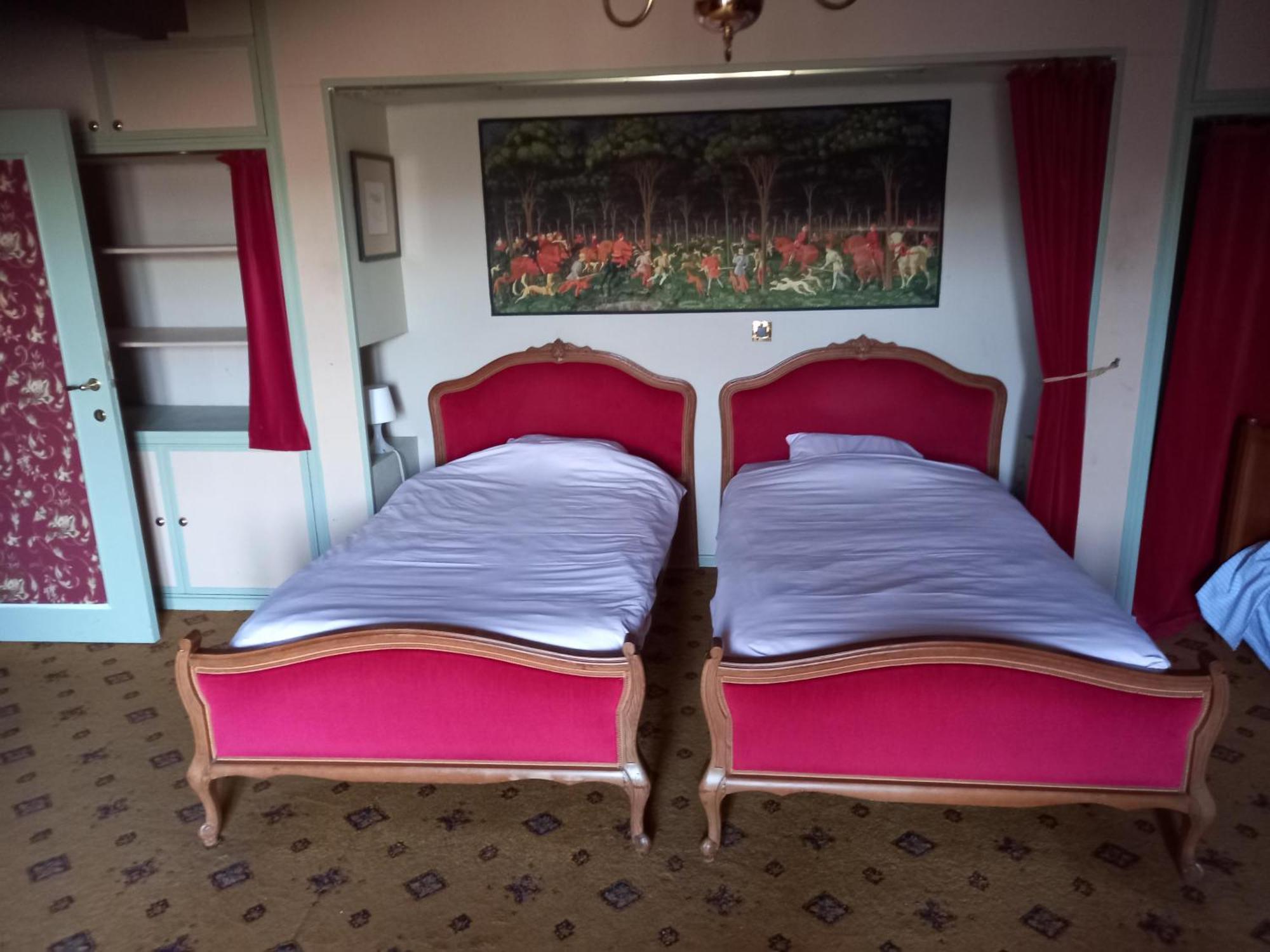 Tromcourt Hotel กูแว็ง ภายนอก รูปภาพ
